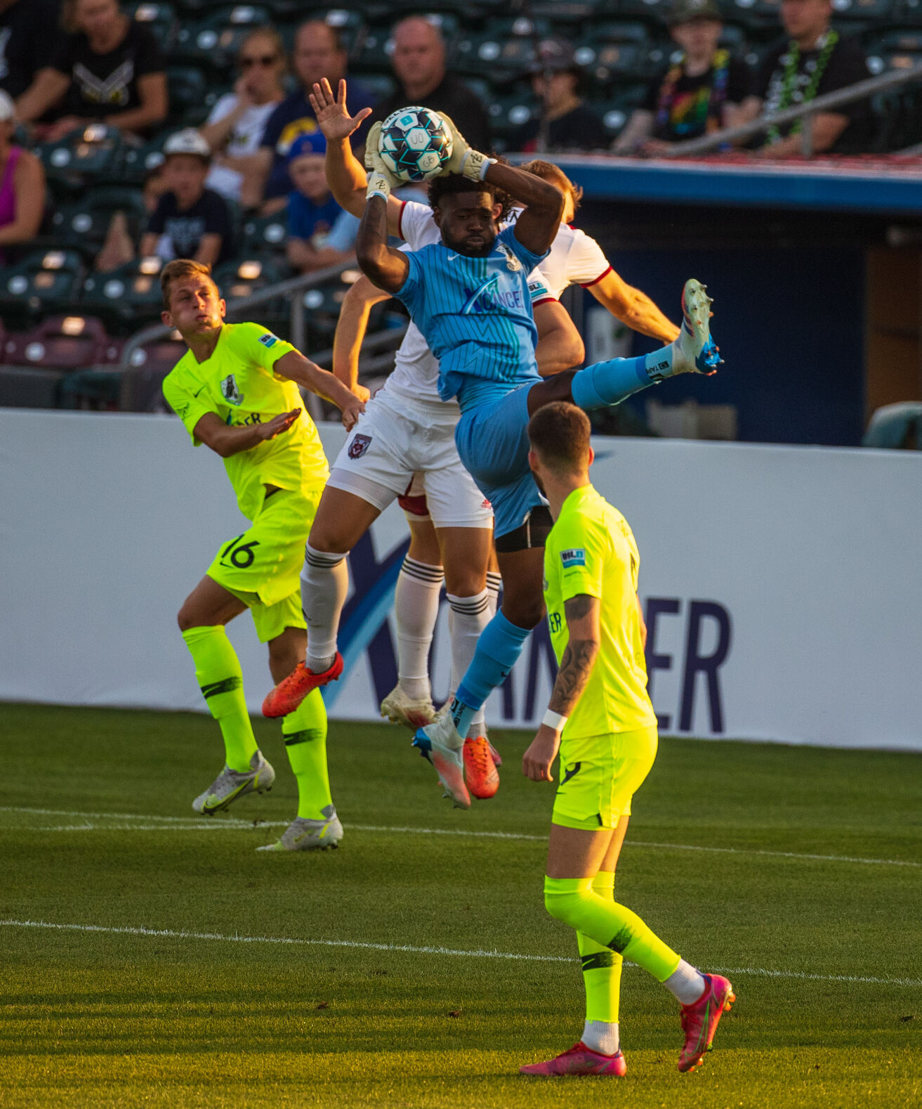 070421-owh-spo-unionomaha-zl2.JPG